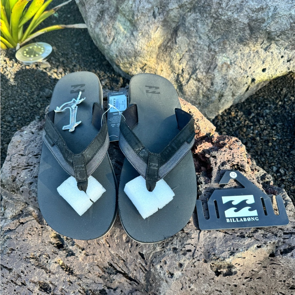 NWT Billabong Flip Flop Casual Sandals Beach Slippers Size 12 FLAW